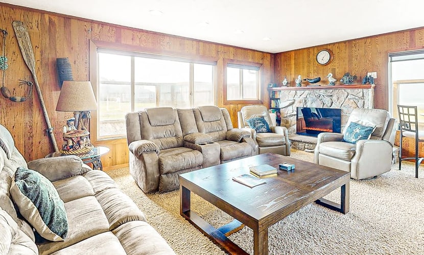 Sparkling Sands Oceanfront w Hot Tub