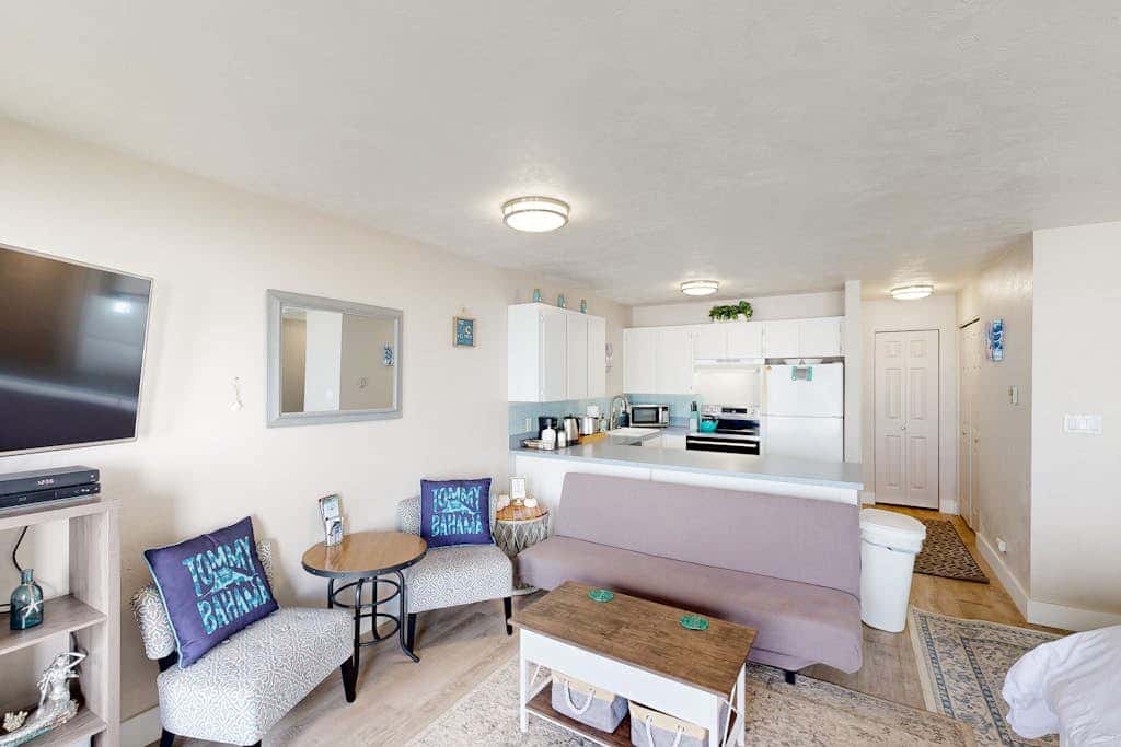 Stylish Escape with Shared Pool, Direct Beach Access, Private Balcony & Ocean View