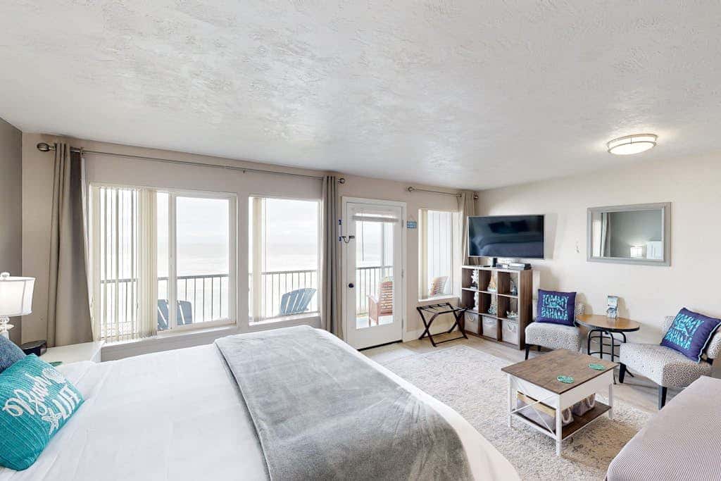 Stylish Escape with Shared Pool, Direct Beach Access, Private Balcony & Ocean View