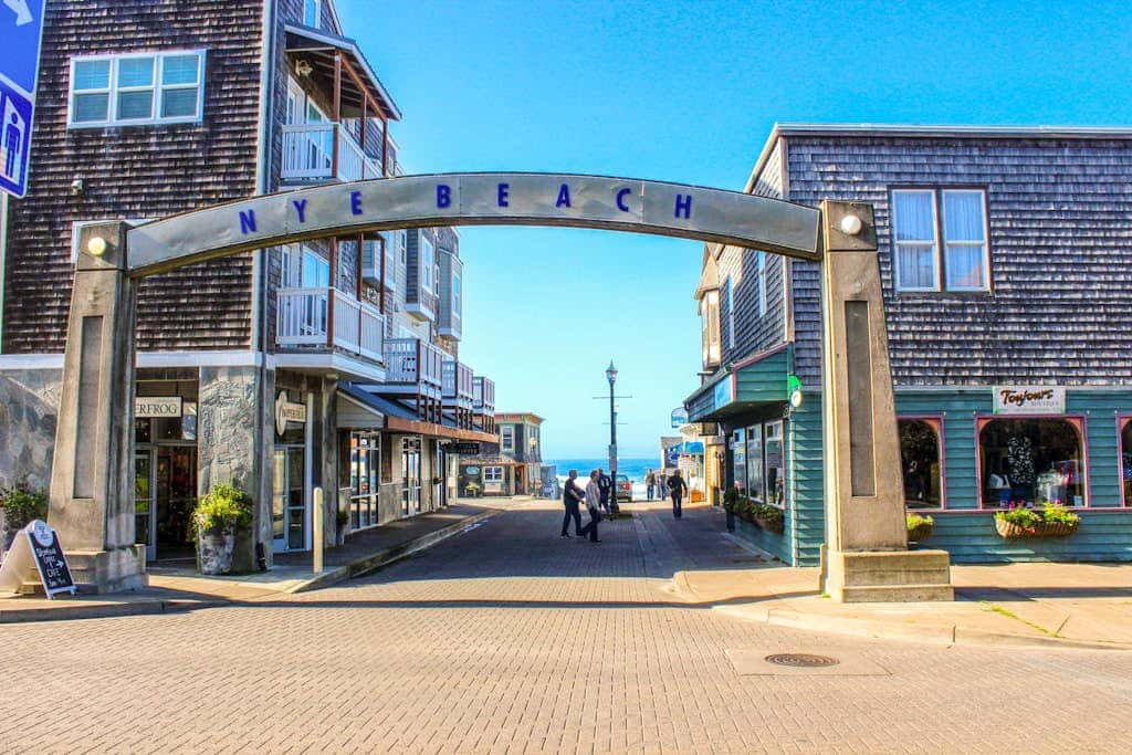 Stylish Escape with Shared Pool, Direct Beach Access, Private Balcony & Ocean View