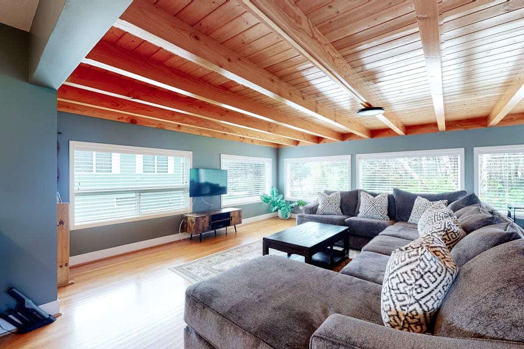 Rocky Beach House by the Cove