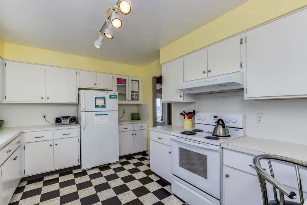 Dog-friendly oceanfront home with beach access, deck-minutes from town-EV Charger