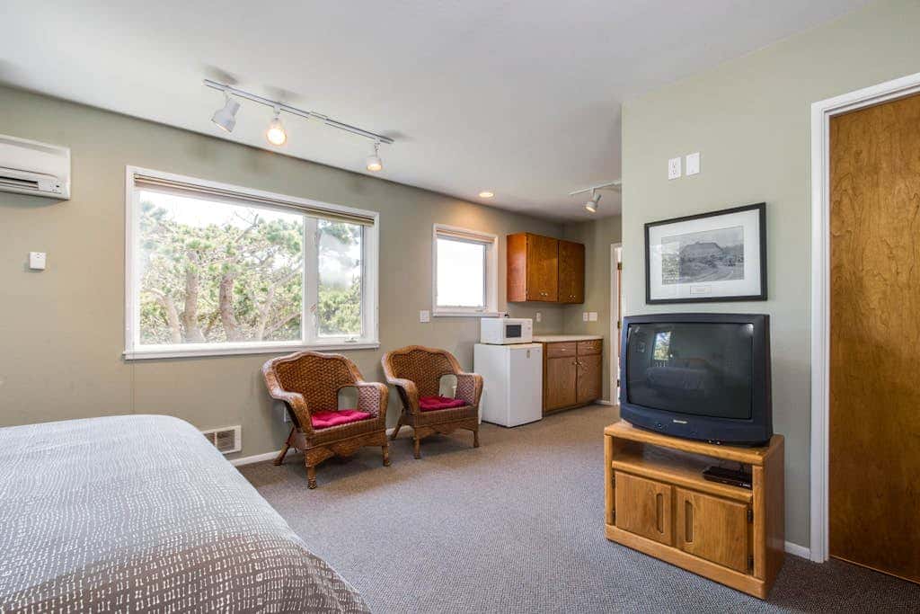 Dog-friendly oceanfront home with beach access, deck-minutes from town-EV Charger