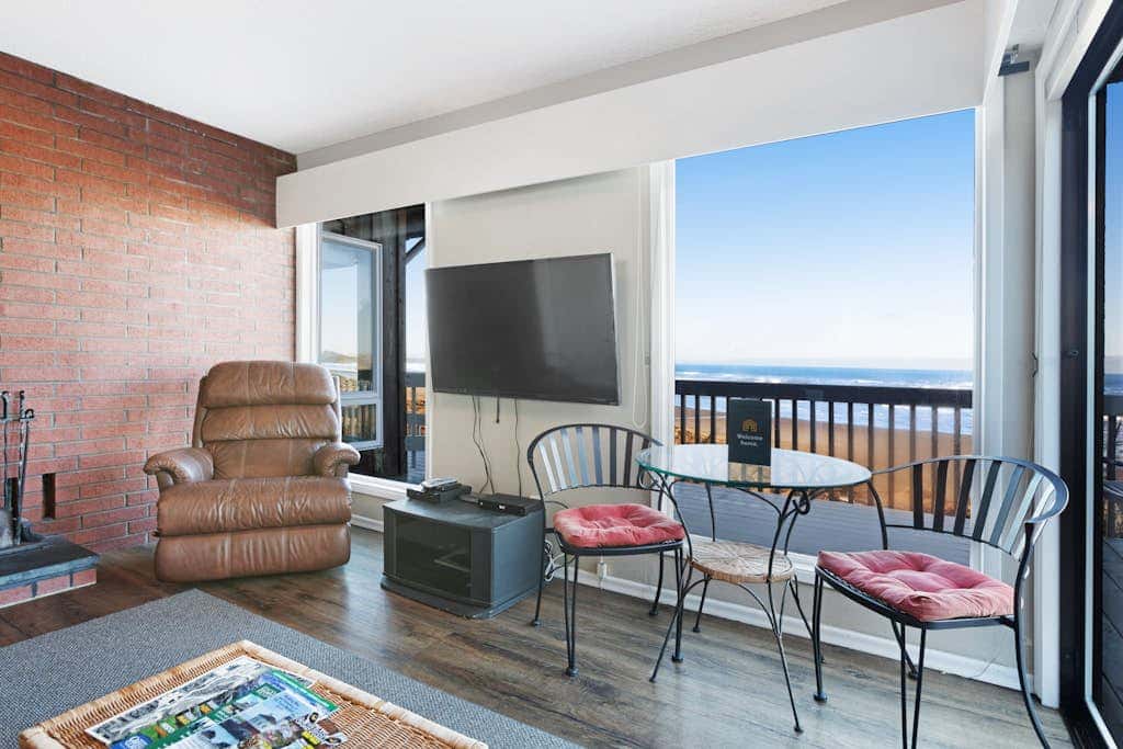 Dog-friendly oceanfront home with beach access, deck-minutes from town-EV Charger