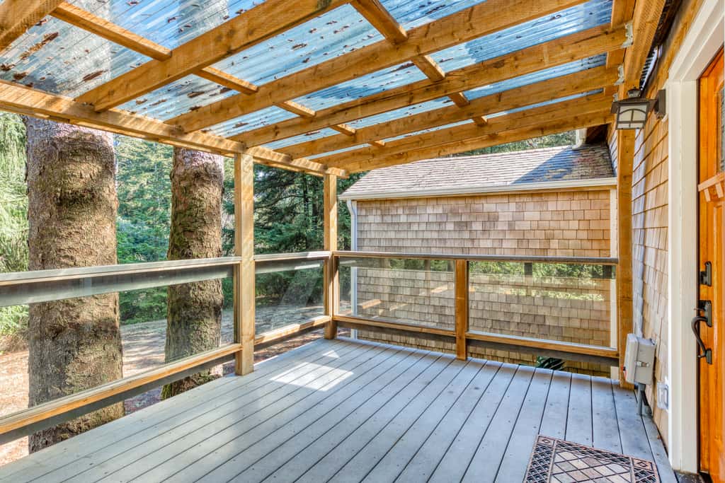 Dog-friendly house near the beach with ocean view and private gas grill