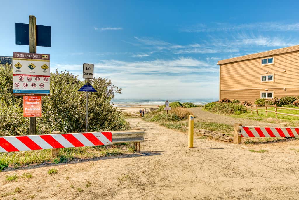 Dog-friendly house near the beach with ocean view and private gas grill