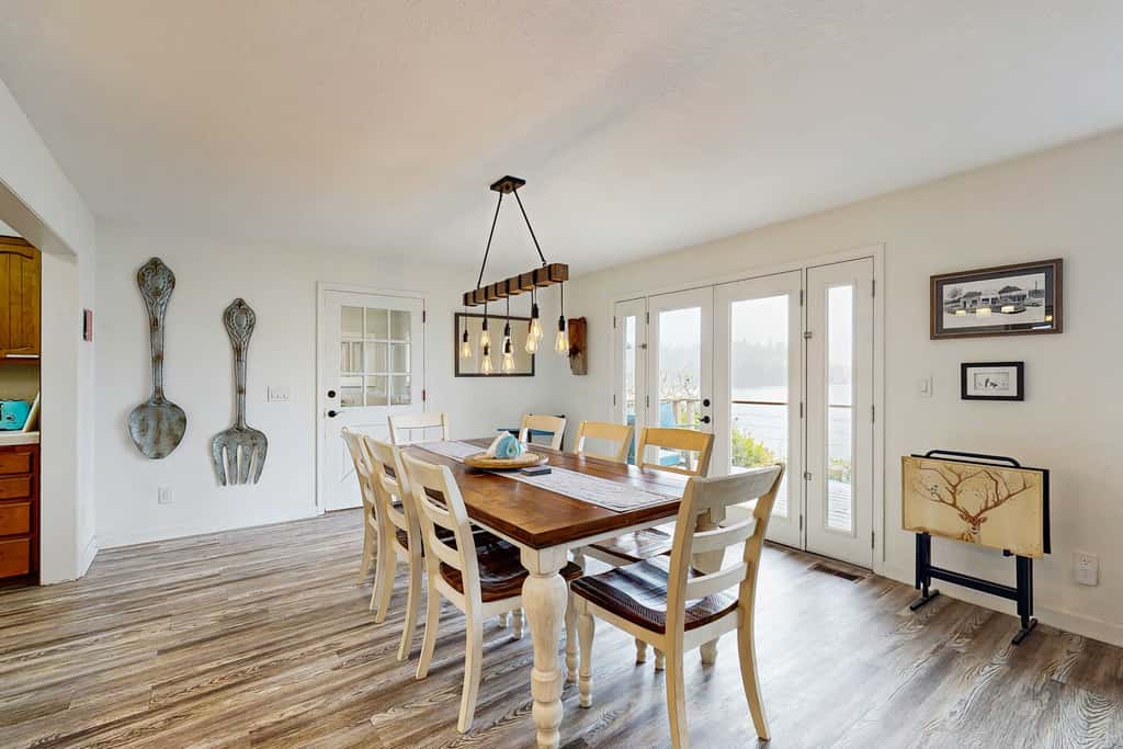 Lakefront dream with private hot tub, dock, kayaks, pedal boat & amazing views