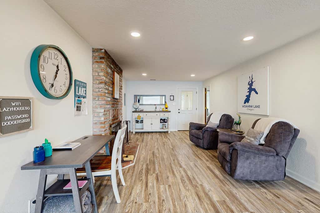 Lakefront dream with private hot tub, dock, kayaks, pedal boat & amazing views