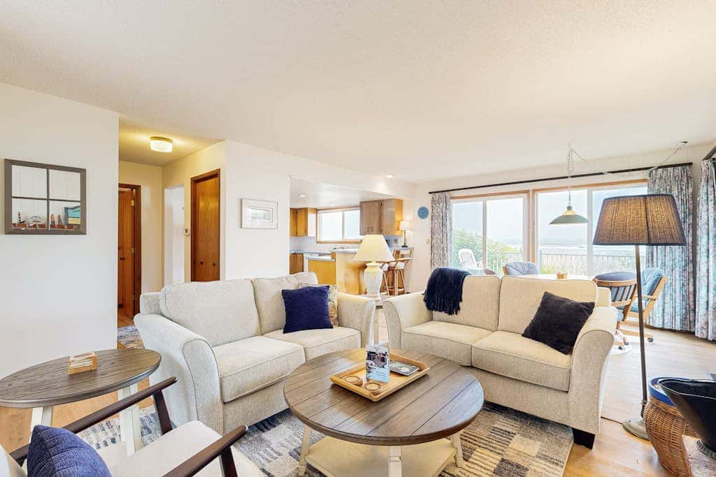 Waterfront, dog-friendly getaway with a fireplace & incredible ocean views