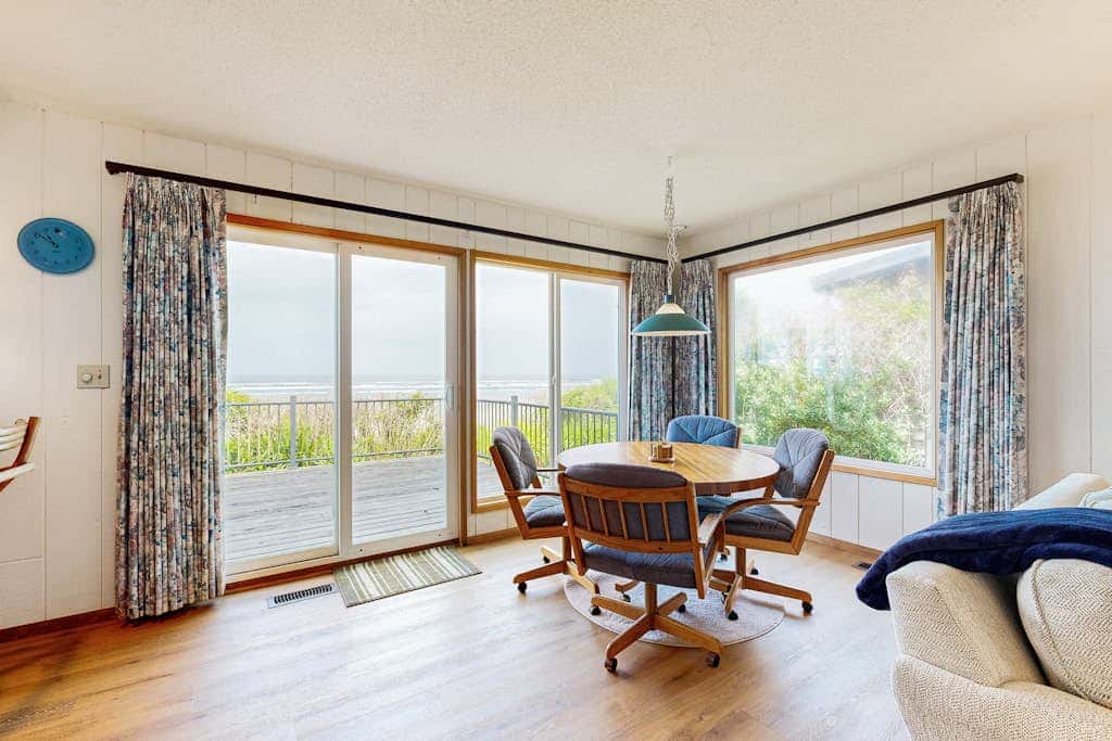 Waterfront, dog-friendly getaway with a fireplace & incredible ocean views