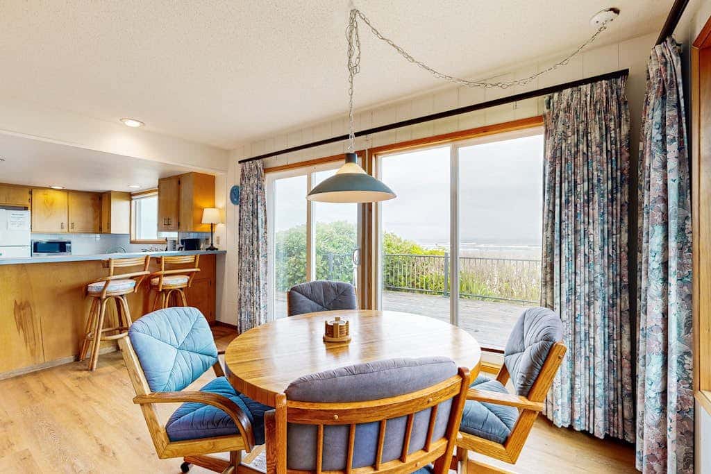 Waterfront, dog-friendly getaway with a fireplace & incredible ocean views
