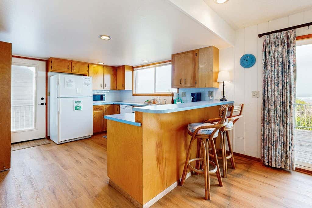Waterfront, dog-friendly getaway with a fireplace & incredible ocean views