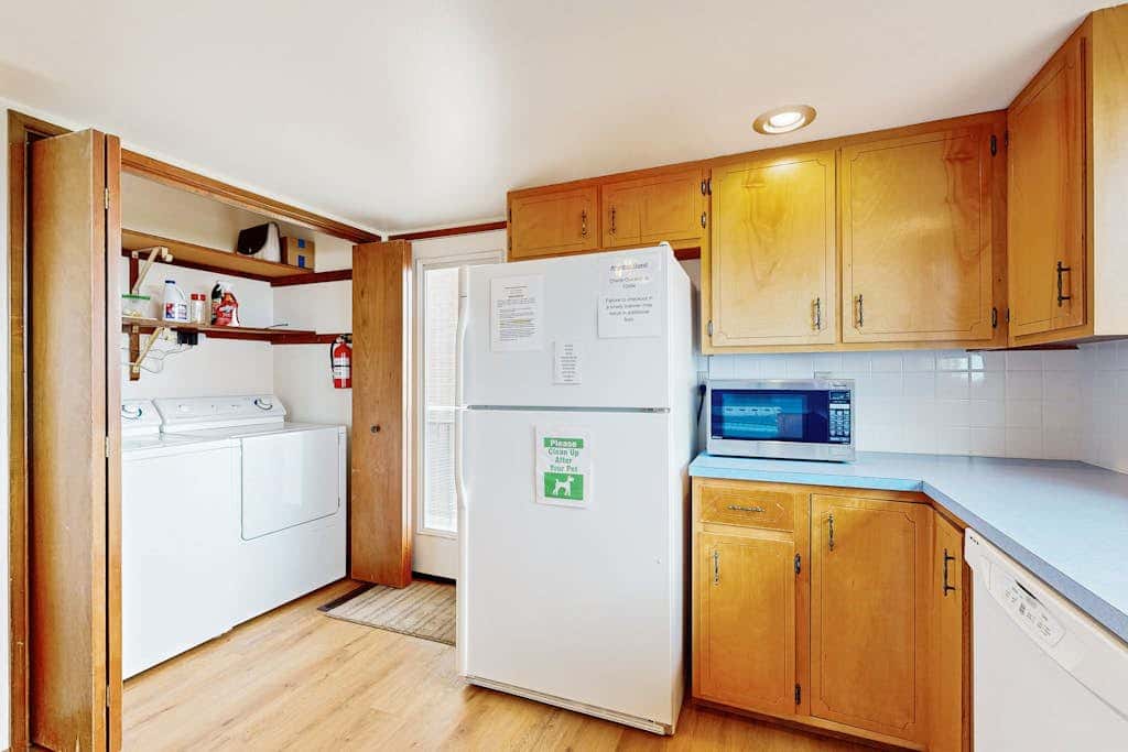 Waterfront, dog-friendly getaway with a fireplace & incredible ocean views
