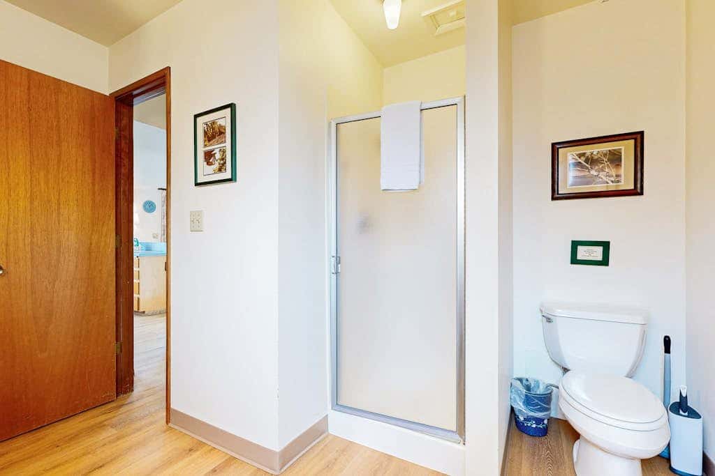 Waterfront, dog-friendly getaway with a fireplace & incredible ocean views