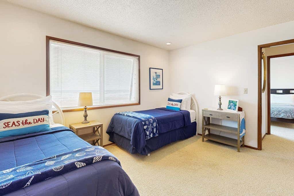 Waterfront, dog-friendly getaway with a fireplace & incredible ocean views