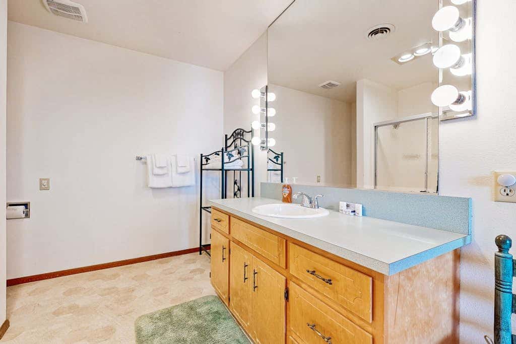 Waterfront, dog-friendly getaway with a fireplace & incredible ocean views