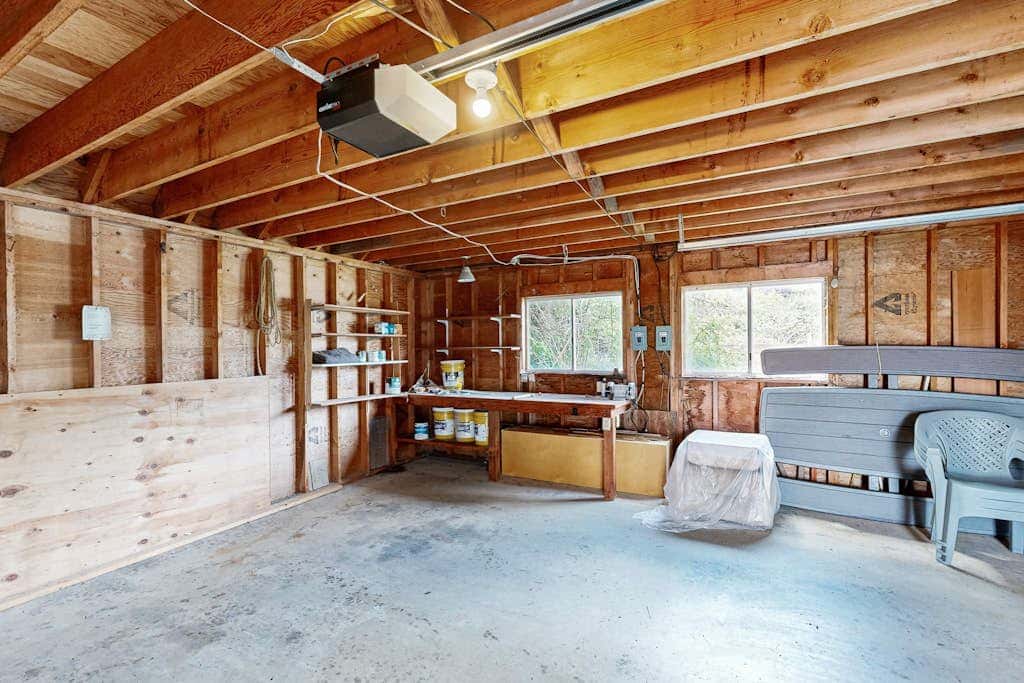 Waterfront, dog-friendly getaway with a fireplace & incredible ocean views