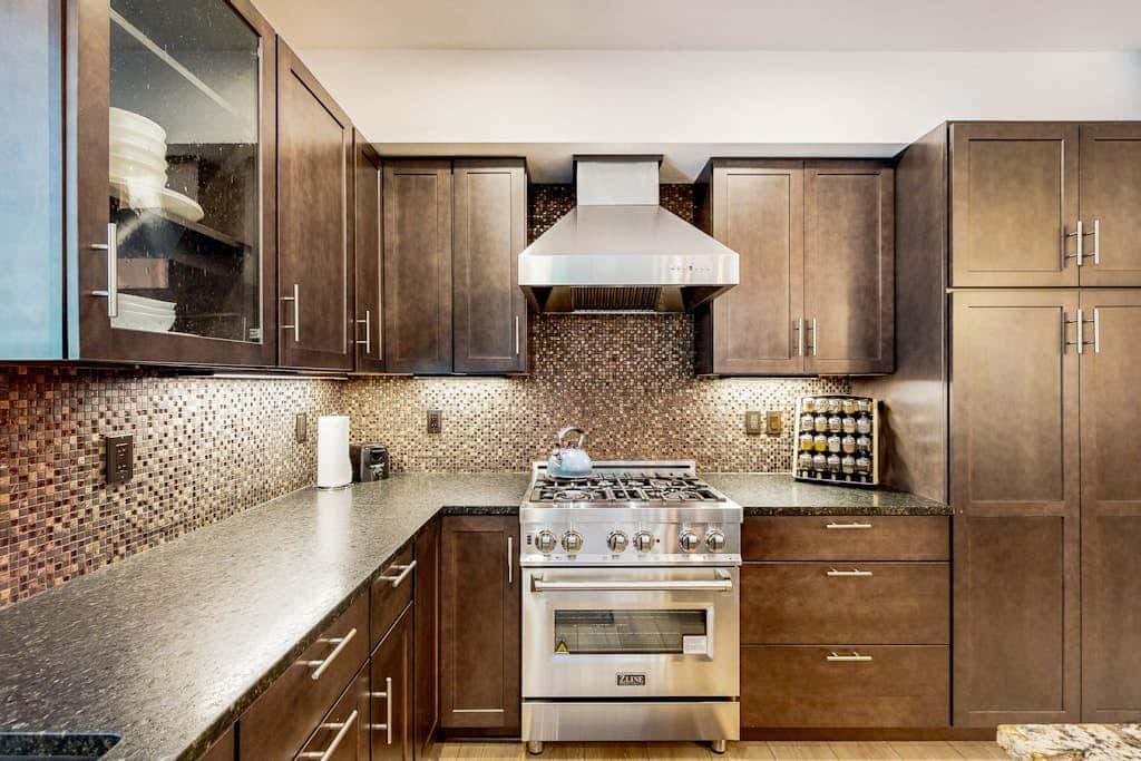 Sunny apartments with fireplace, partial ocean views, washer&dryer, grill & AC