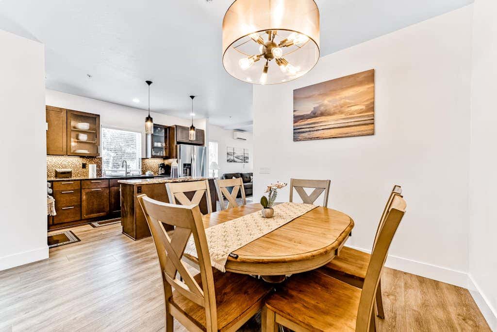 Sunny apartments with fireplace, partial ocean views, washer&dryer, grill & AC