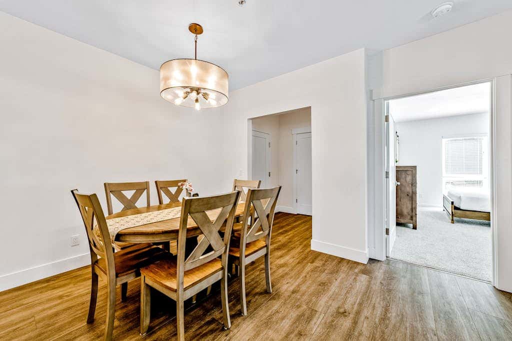 Sunny apartments with fireplace, partial ocean views, washer&dryer, grill & AC