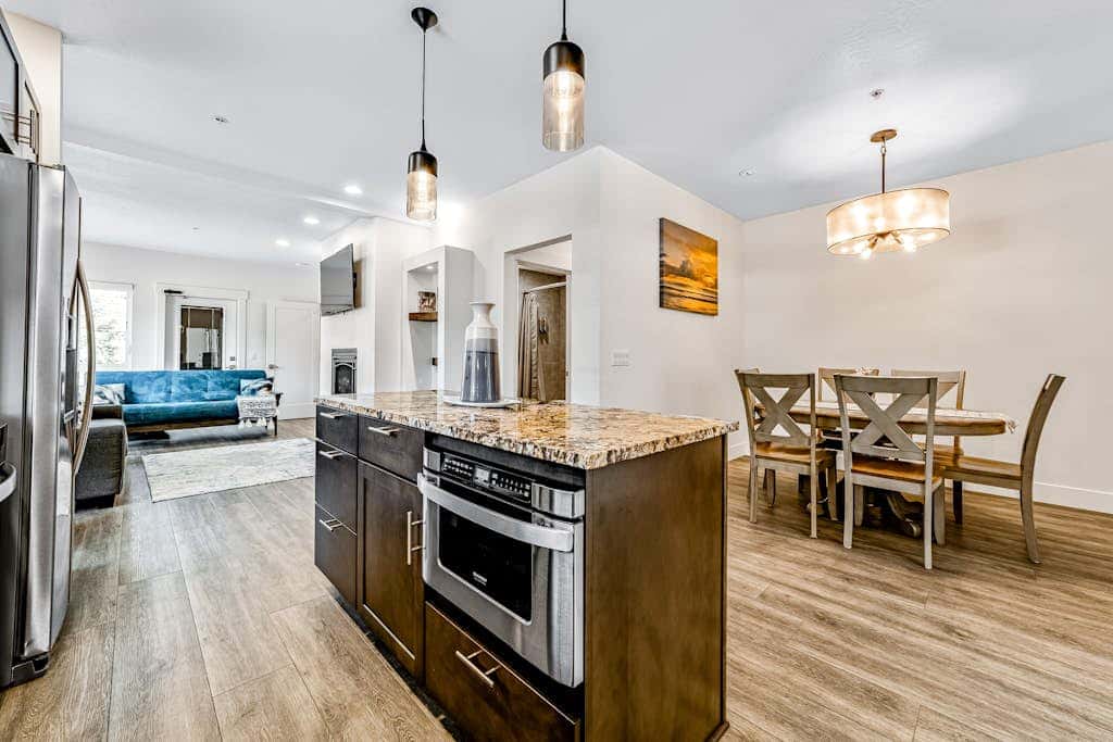 Sunny apartments with fireplace, partial ocean views, washer&dryer, grill & AC