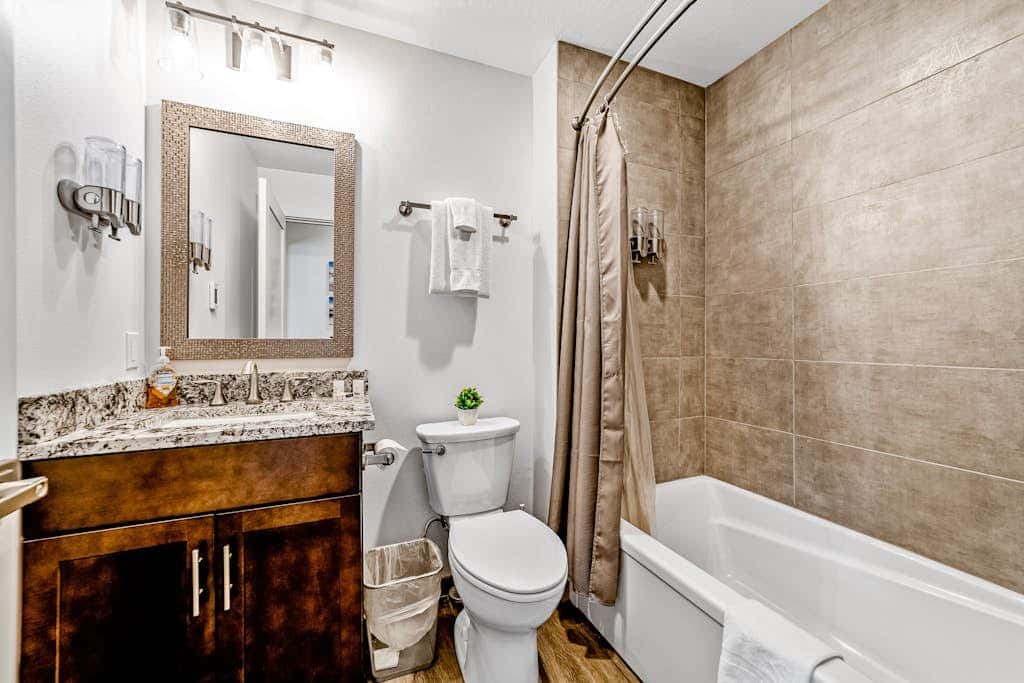 Sunny apartments with fireplace, partial ocean views, washer&dryer, grill & AC