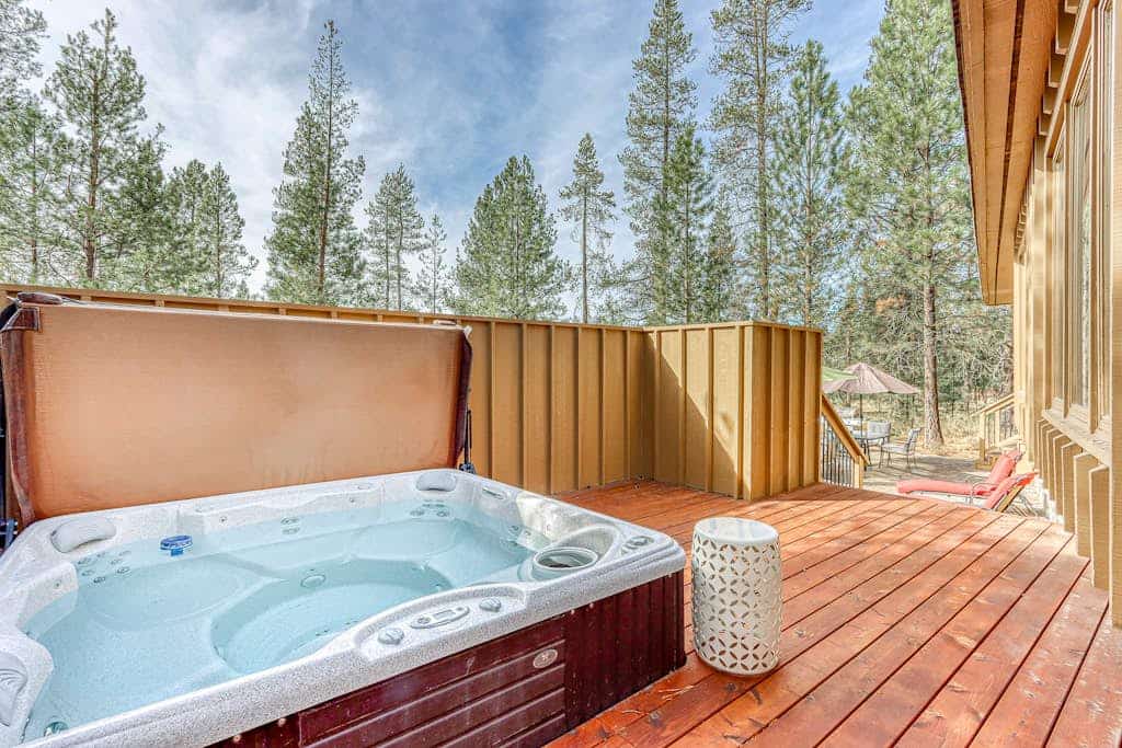 Private Hot Tub, Pool Table, 10 SHARC Passes, & More at this Sunriver Home