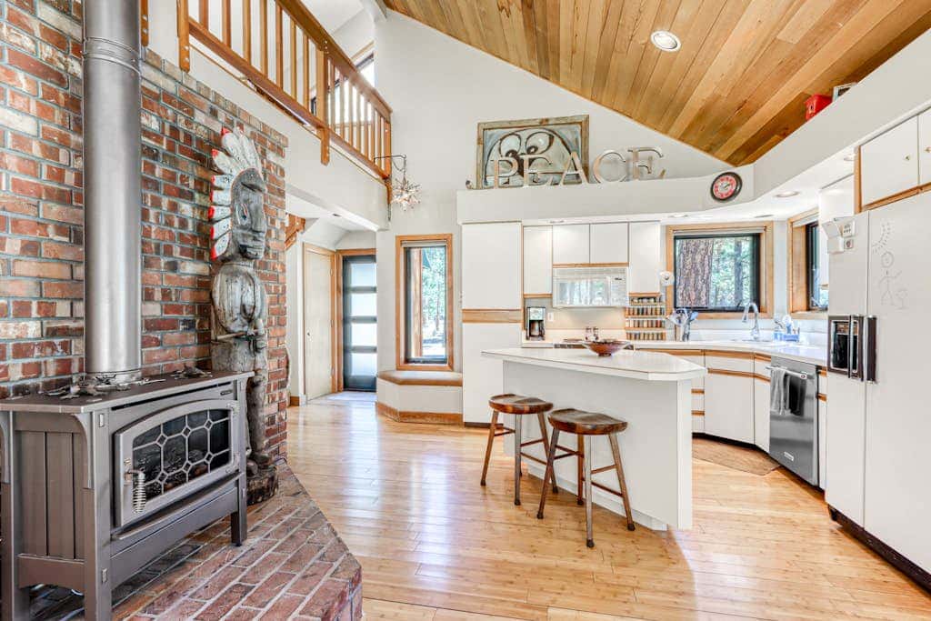 Home with a private hot tub, shared pool, & National Forest at your backdoor