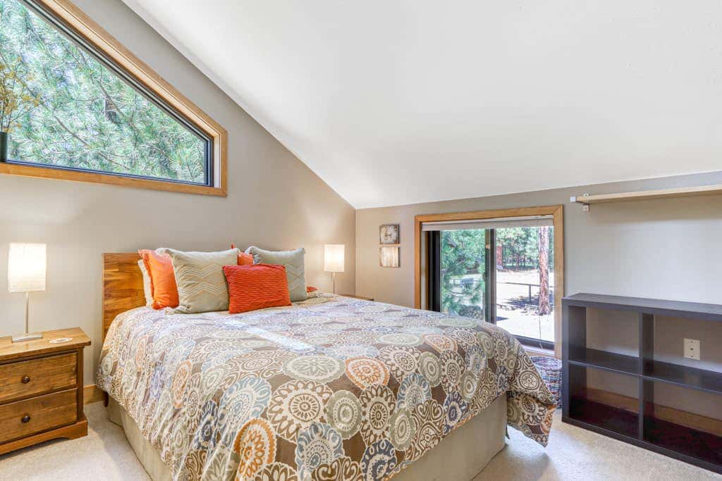 Home with a private hot tub, shared pool, & National Forest at your backdoor