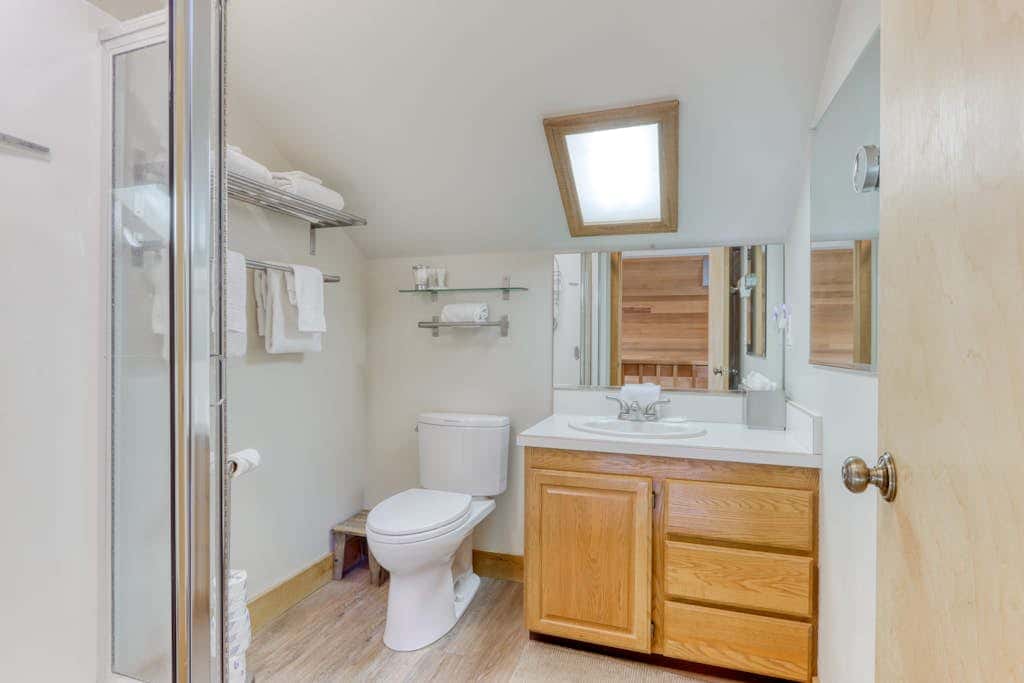 Home with a private hot tub, shared pool, & National Forest at your backdoor