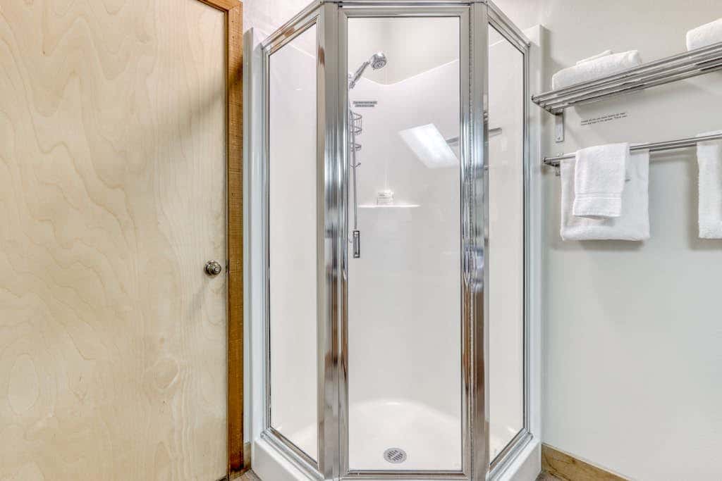 Home with a private hot tub, shared pool, & National Forest at your backdoor