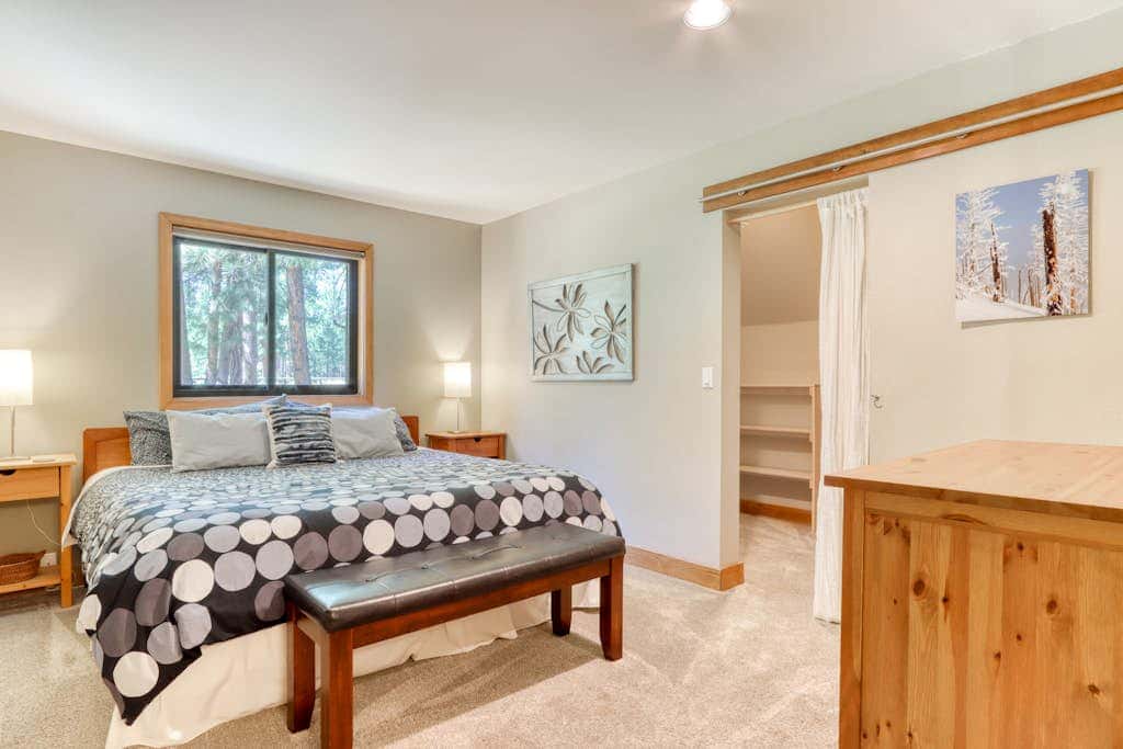 Home with a private hot tub, shared pool, & National Forest at your backdoor