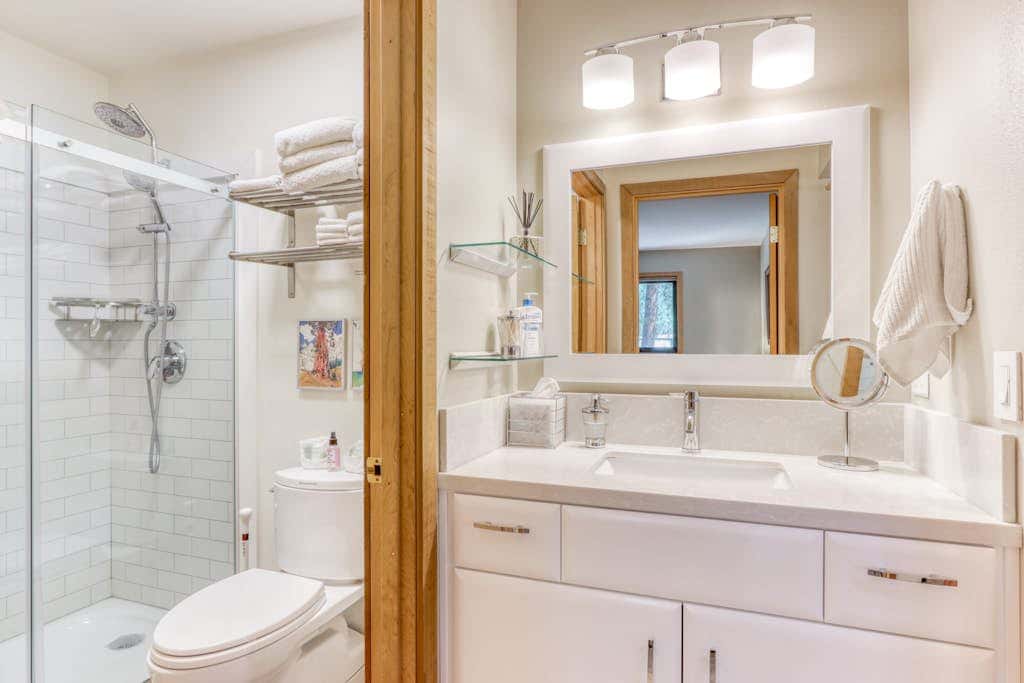 Home with a private hot tub, shared pool, & National Forest at your backdoor