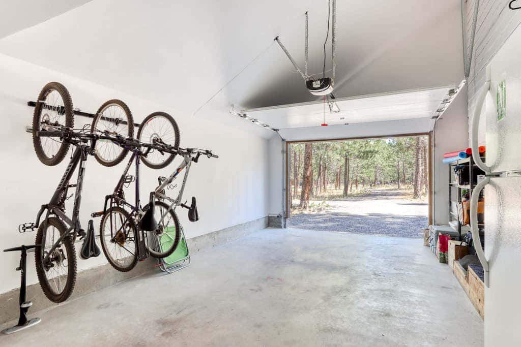 Home with a private hot tub, shared pool, & National Forest at your backdoor