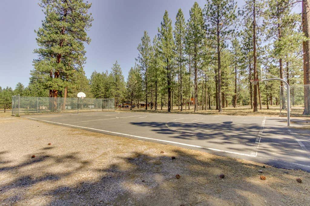 Home with a private hot tub, shared pool, & National Forest at your backdoor