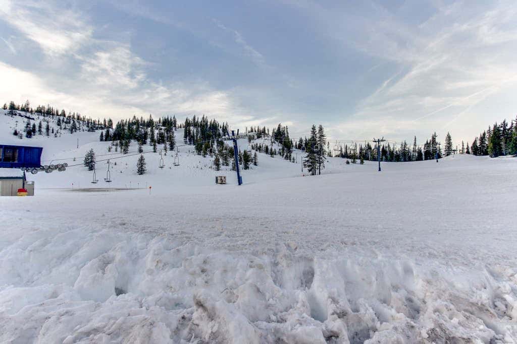 Home with a private hot tub, shared pool, & National Forest at your backdoor