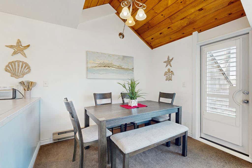 Second Floor Condo with Marina View, High-Speed WiFi, Water View, and Balcony