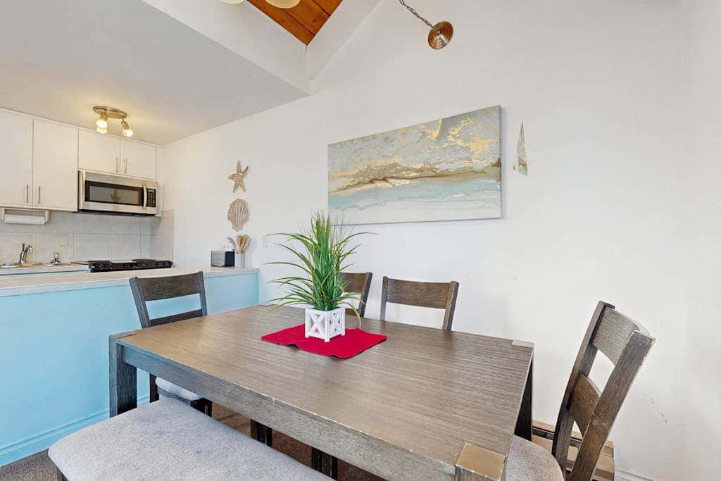 Second Floor Condo with Marina View, High-Speed WiFi, Water View, and Balcony