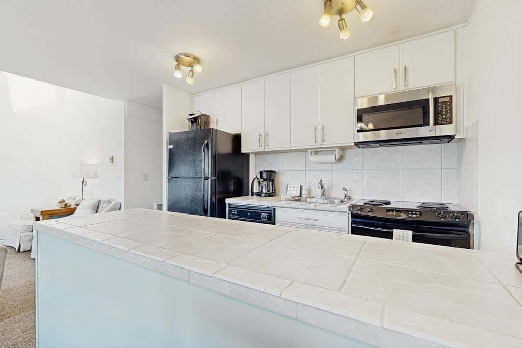 Second Floor Condo with Marina View, High-Speed WiFi, Water View, and Balcony