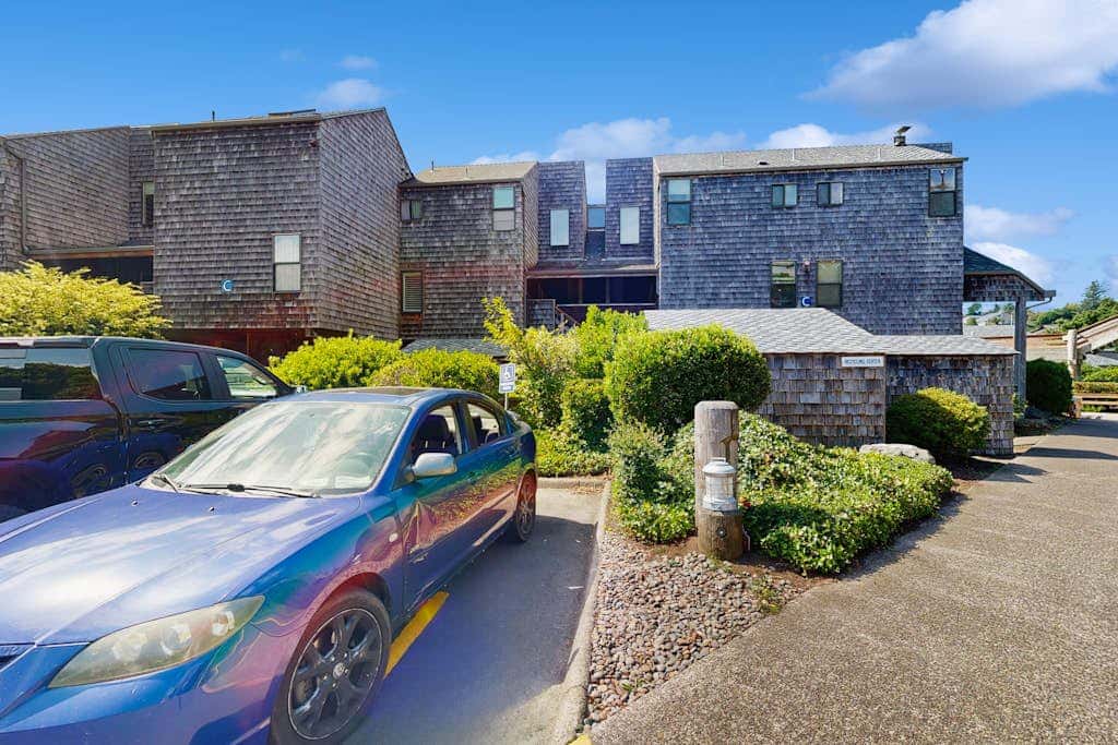 Second Floor Condo with Marina View, High-Speed WiFi, Water View, and Balcony
