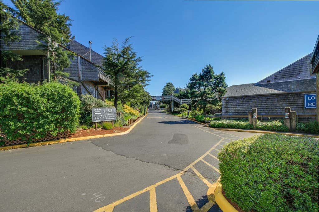 Second Floor Condo with Marina View, High-Speed WiFi, Water View, and Balcony