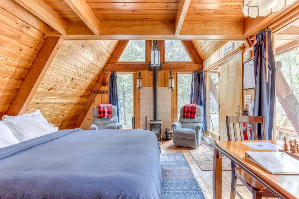 Intimate dog-friendly retreat with free WiFi, wood stove, & gas grill