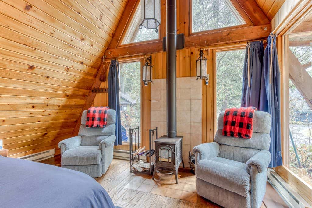 Intimate dog-friendly retreat with free WiFi, wood stove, & gas grill