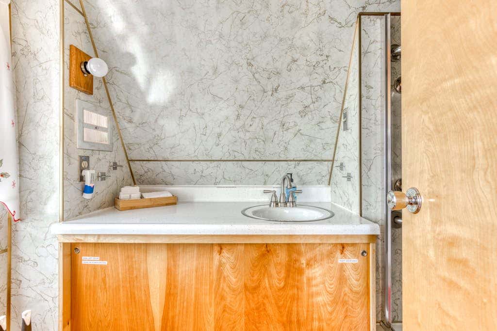Intimate dog-friendly retreat with free WiFi, wood stove, & gas grill
