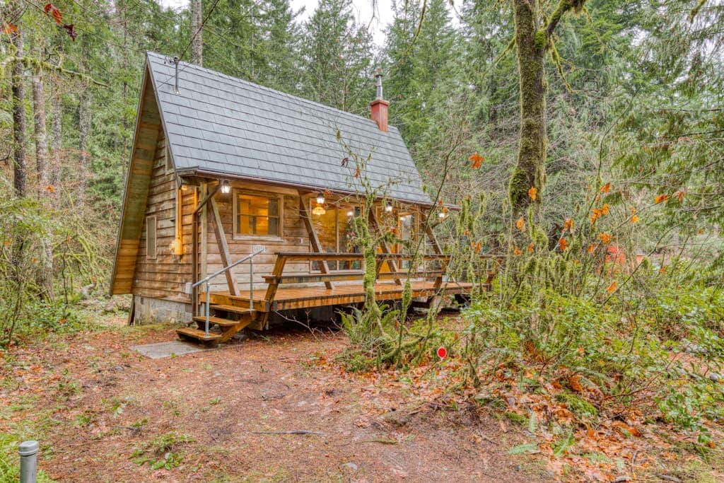 Intimate dog-friendly retreat with free WiFi, wood stove, & gas grill