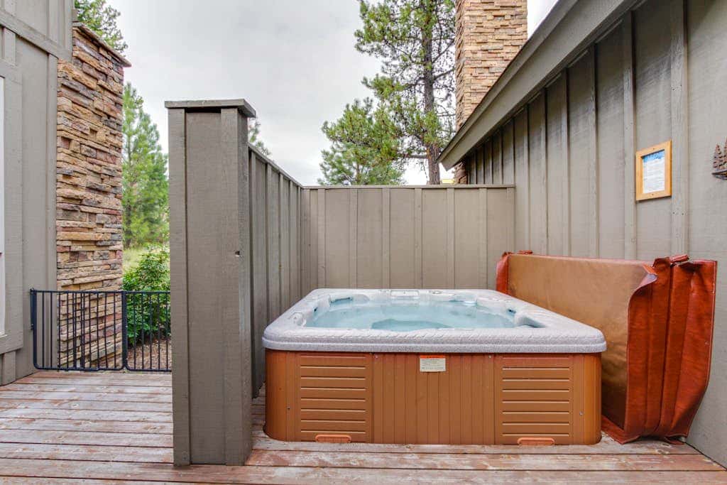Luxury Condo with SHARC Access & Village with hot tub - Dog-Friendly