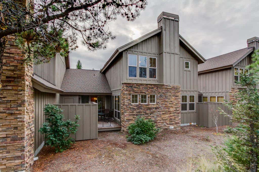 Luxury Condo with SHARC Access & Village with hot tub - Dog-Friendly