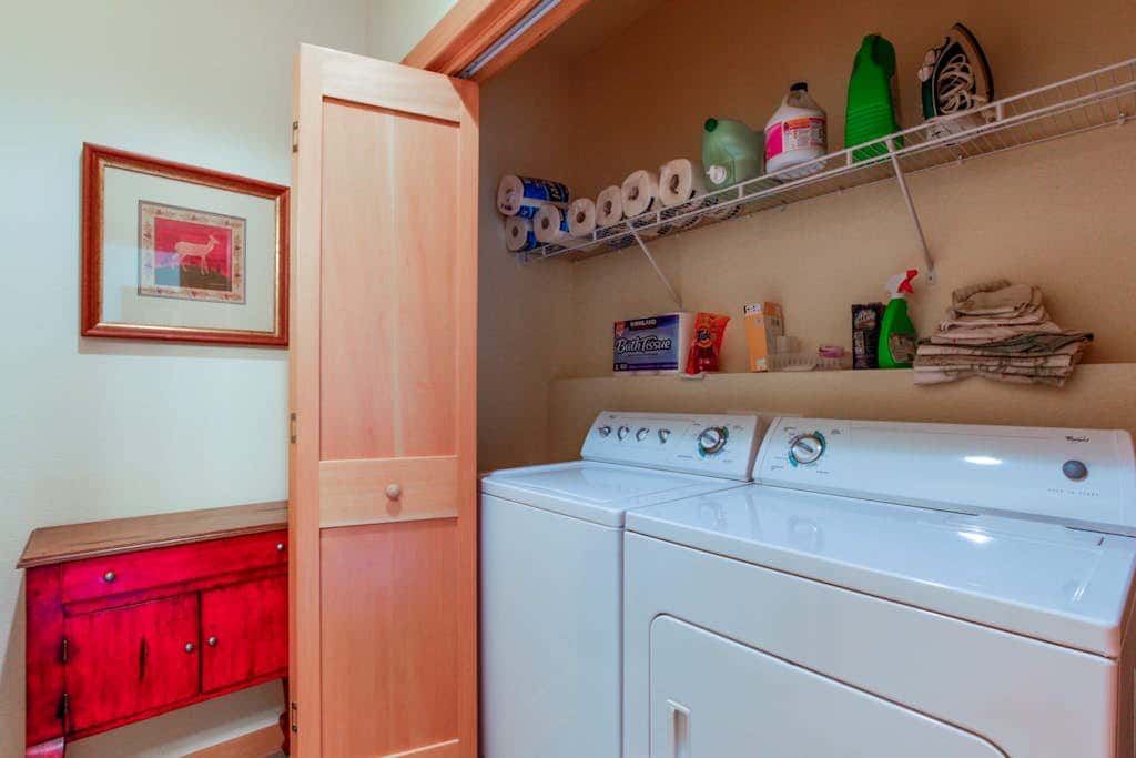 Luxury Condo with SHARC Access & Village with hot tub - Dog-Friendly