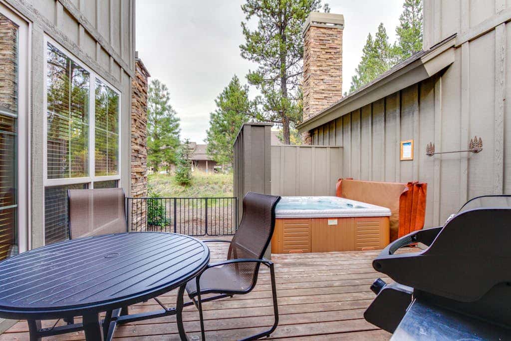 Luxury Condo with SHARC Access & Village with hot tub - Dog-Friendly