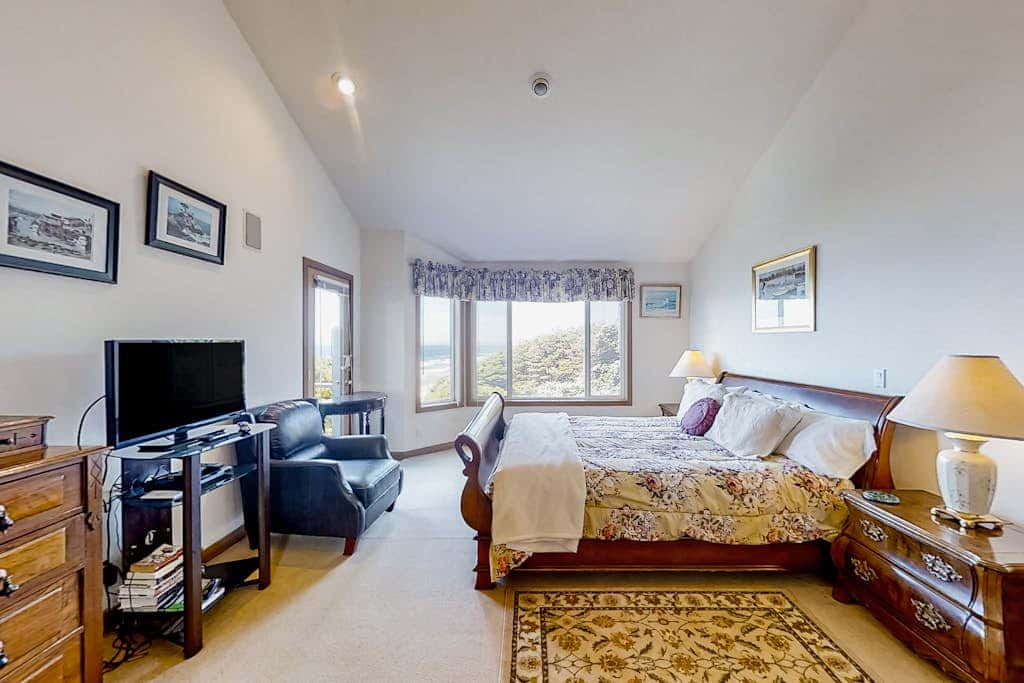 Spacious oceanfront home with free WiFi, and wrap-around deck